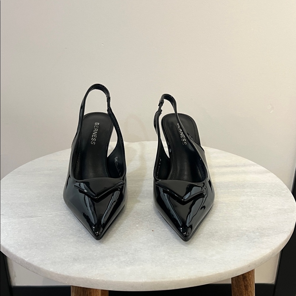 Chic Black Patent Slingback Heels